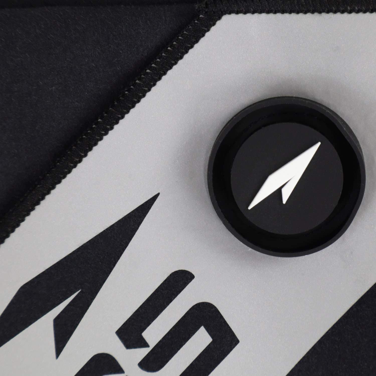 MAGNETIC MICROFIBER TOWEL  80*55cm BLACK - 3